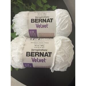 Bernat Velvet Yarn Lot of 2 Skeins WHITE 5 Bulky 100% Polyester 10.5 oz each